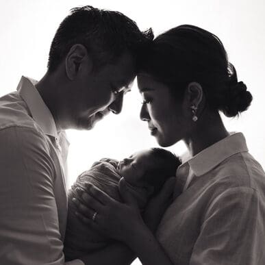 Newborn photography parents and newborn silhouette